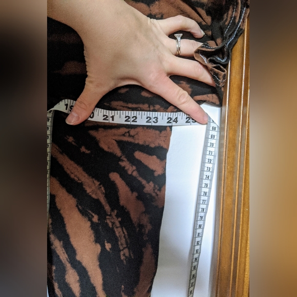 Desert Dreamer Oversized Tie Dye Tee Sun Moon Butterflies Black and Brown M/L - Picture 8 of 9